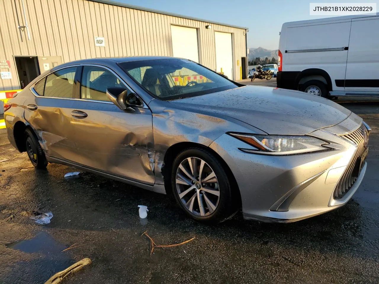 Auction sale of the 2019 Lexus ES , vin: JTHB21B1XK2028229, lot number: 42941754