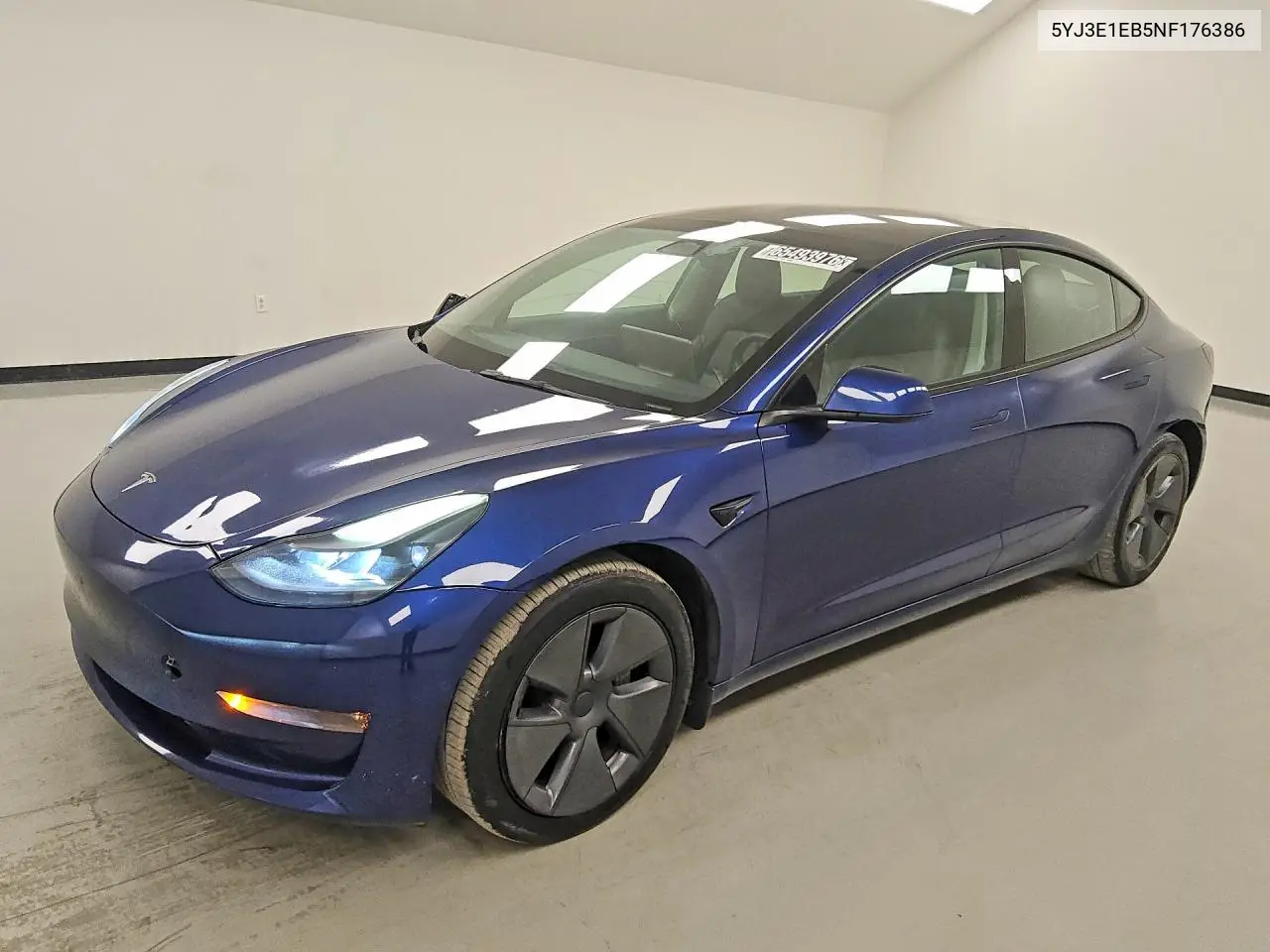 Auction sale of the 2022 Tesla Model 3 , vin: 5YJ3E1EB5NF176386, lot number: 65493976