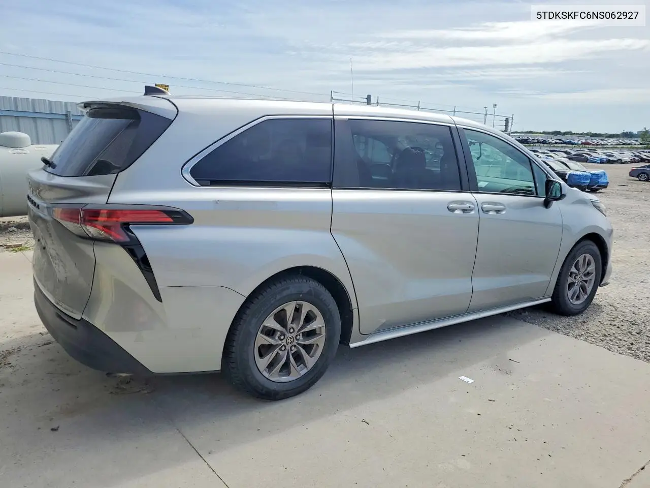 Auction sale of the 2022 Toyota Sienna , vin: 5TDKSKFC6NS062927, lot number: 57409966