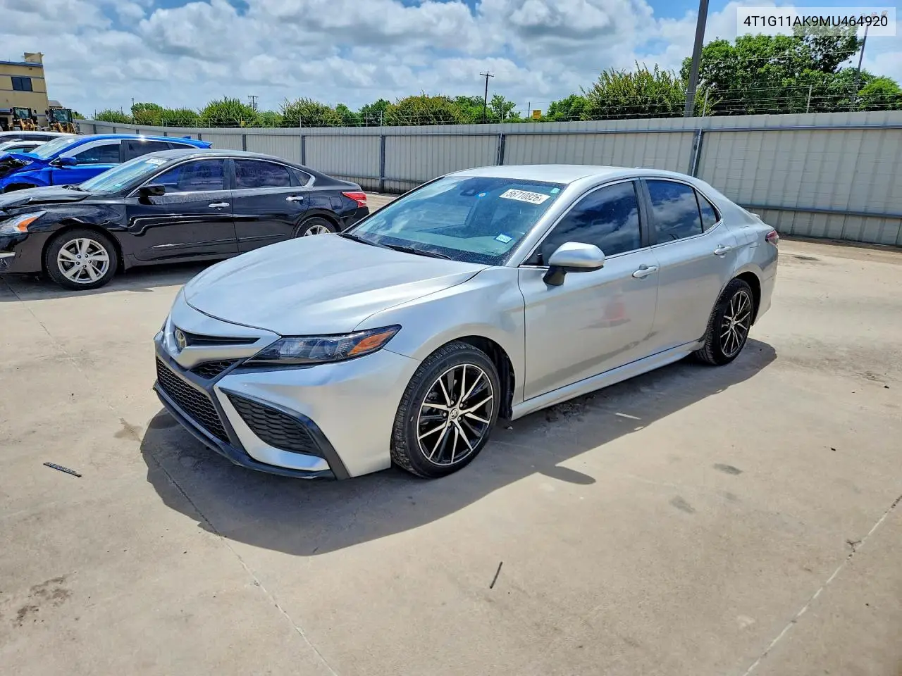 Auction sale of the 2021 Toyota Camry , vin: 4T1G11AK9MU464920, lot number: 56710826