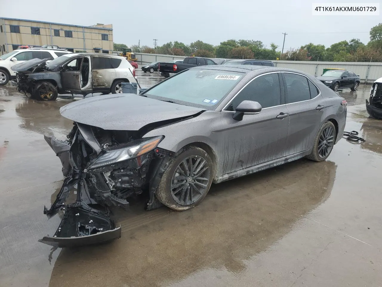 Auction sale of the 2021 Toyota Camry , vin: 4T1K61AKXMU601729, lot number: 69686364