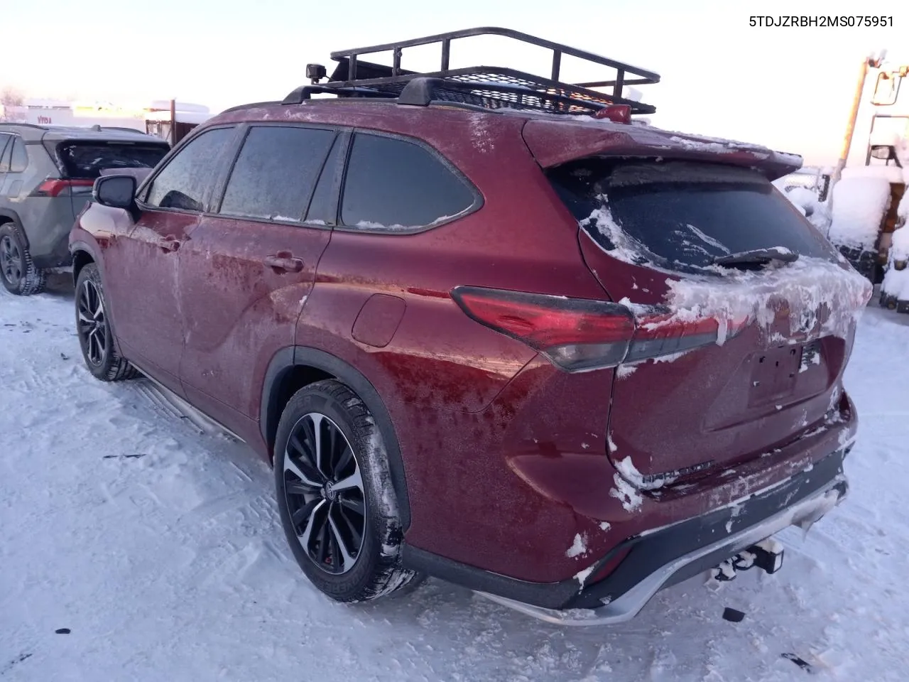 Auction sale of the 2021 Toyota Highlander , vin: 5TDJZRBH2MS075951, lot number: 82521913
