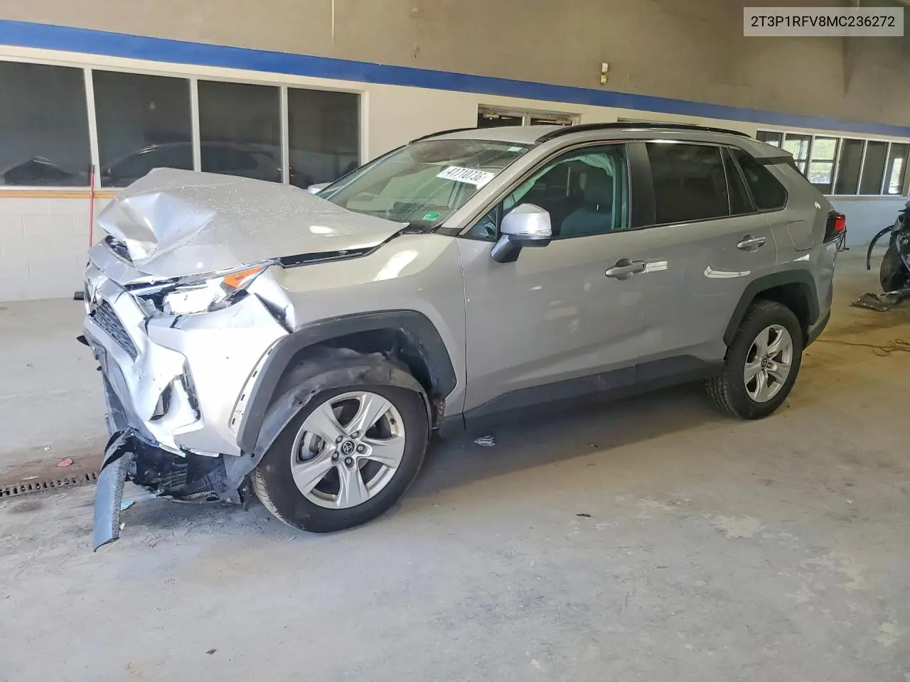 Auction sale of the 2021 Toyota RAV 4 , vin: 2T3P1RFV8MC236272, lot number: 41710736