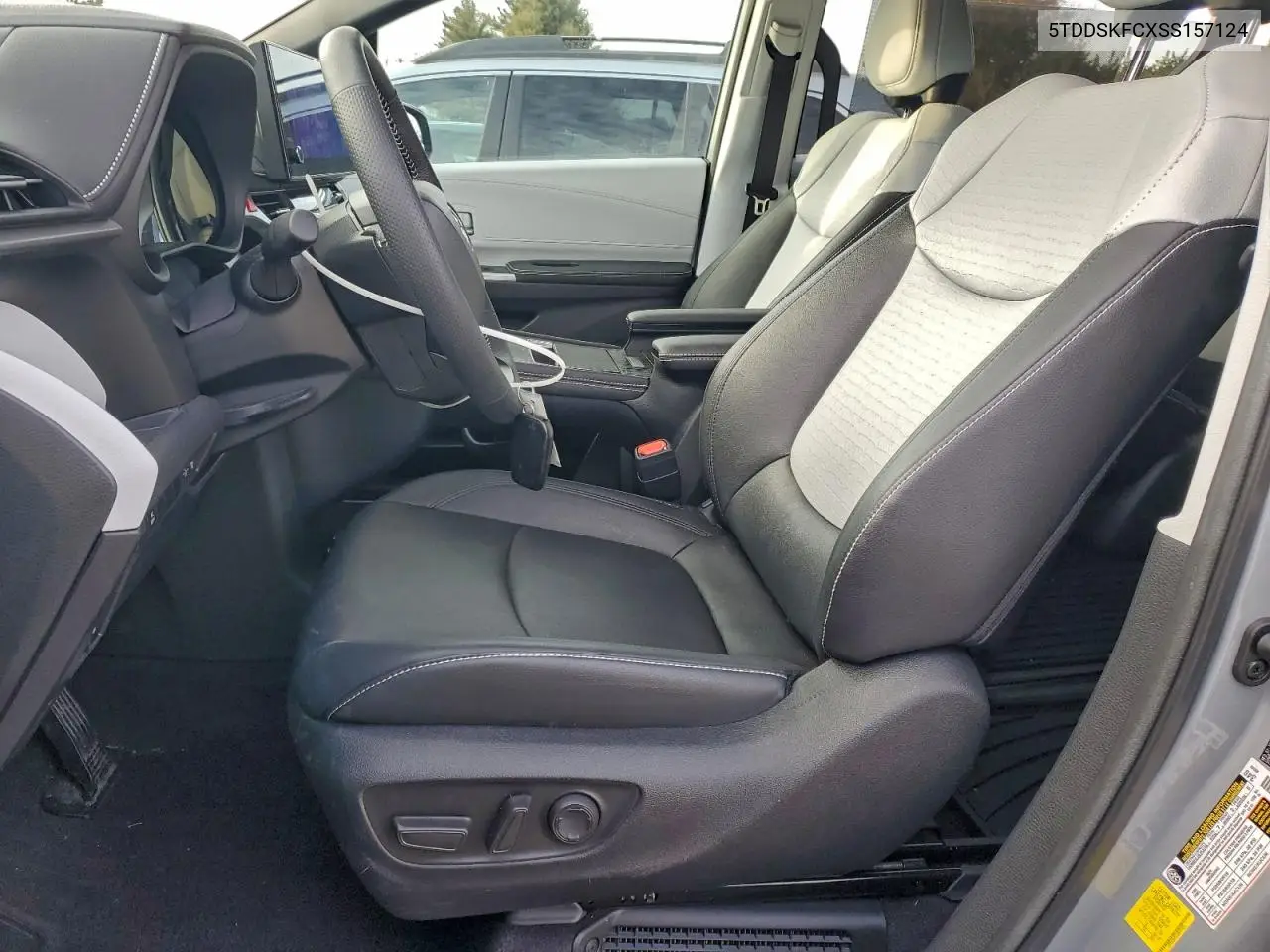 Auction sale of the 2025 Toyota Sienna , vin: 5TDDSKFCXSS157124, lot number: 97735115