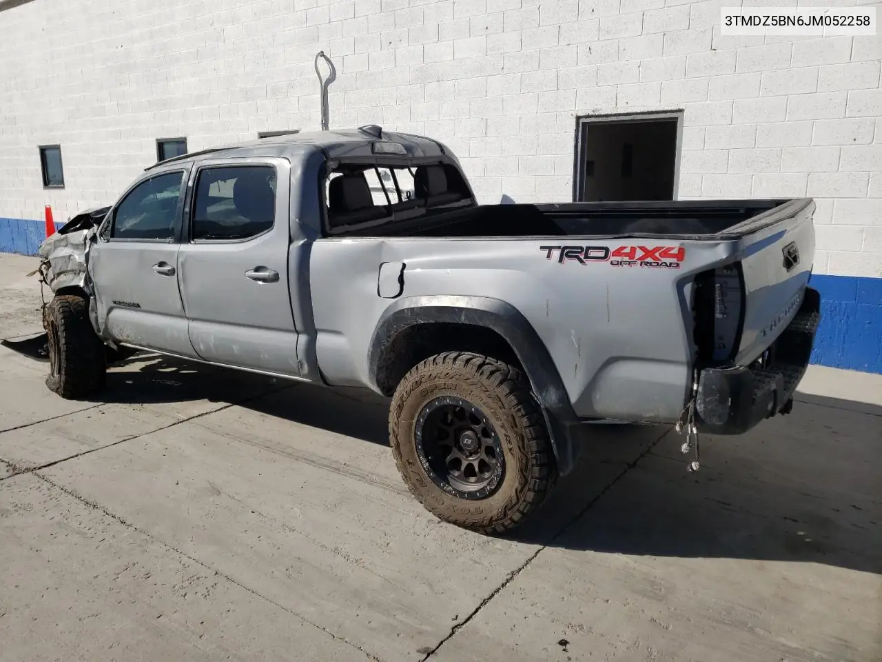 Auction sale of the 2018 Toyota Tacoma , vin: 3TMDZ5BN6JM052258, lot number: 69569753