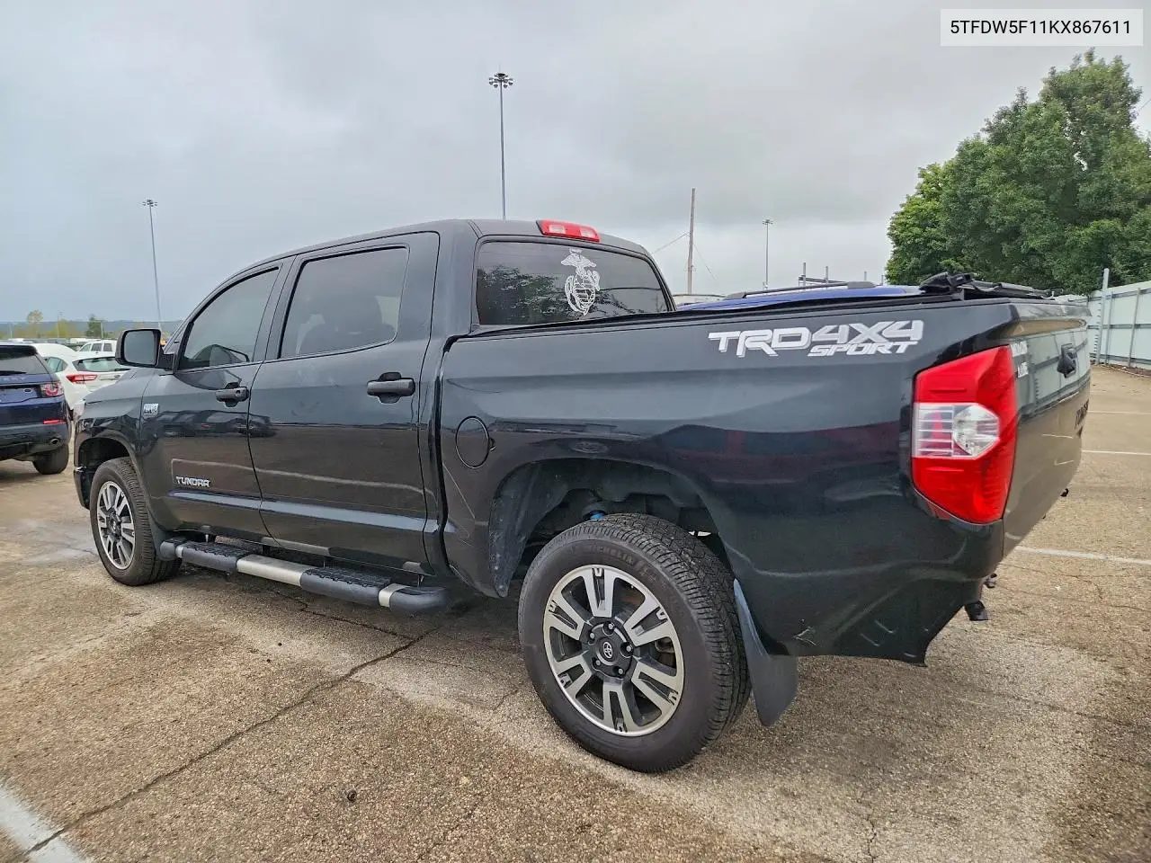 Auction sale of the 2019 Toyota Tundra , vin: 5TFDW5F11KX867611, lot number: 70100786