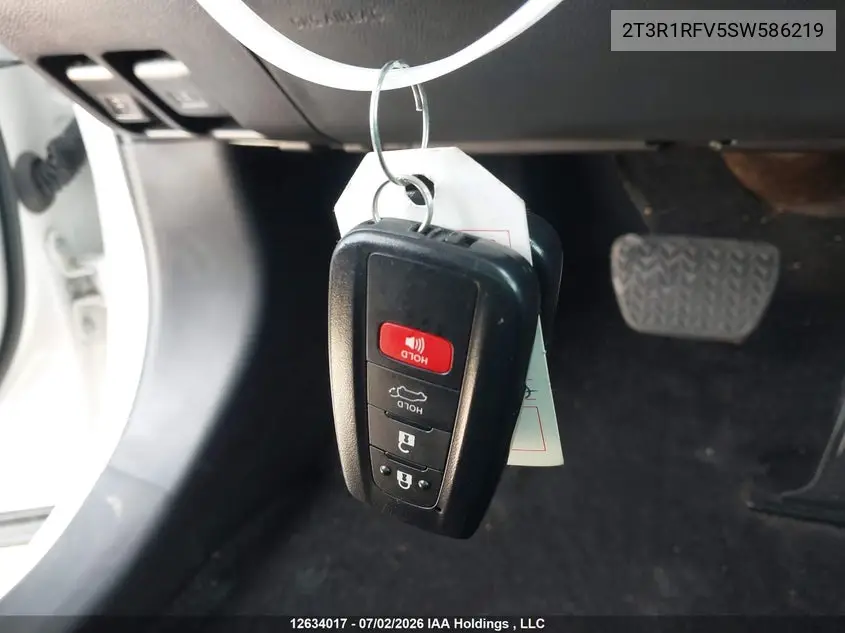 Auction sale of the 2025 Toyota RAV 4 , vin: 2T3R1RFV5SW586219, lot number: 12634017